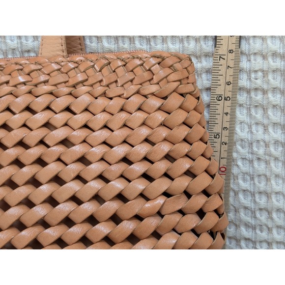 Fossil 75082 Leather Woven Basketweave Shoulder Bag Tan Camel Medium Tote - Picture 5 of 10